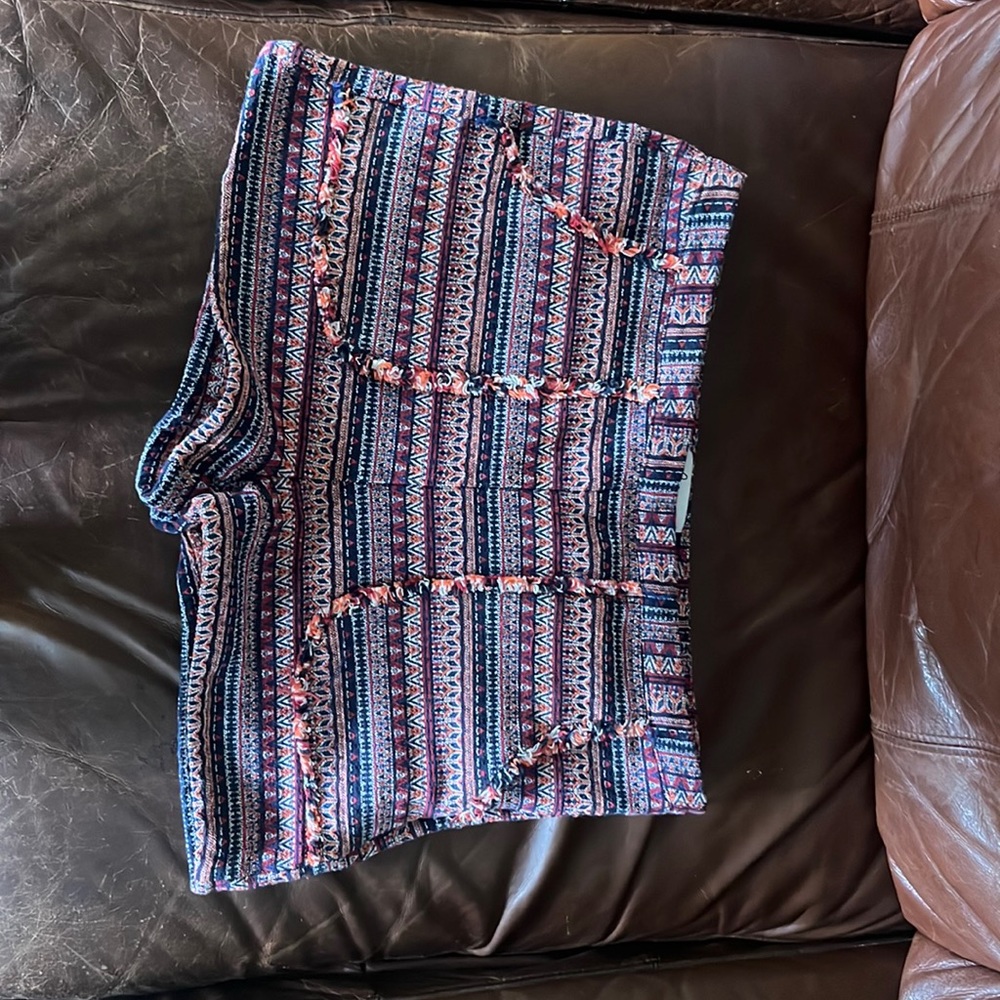 FREY boutique size medium shorts!